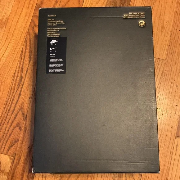 Selling Air Jordan 1 Mid SE ‘Diamond’. Size 8.5 Good condition Semi New. - Picture 11 of 11